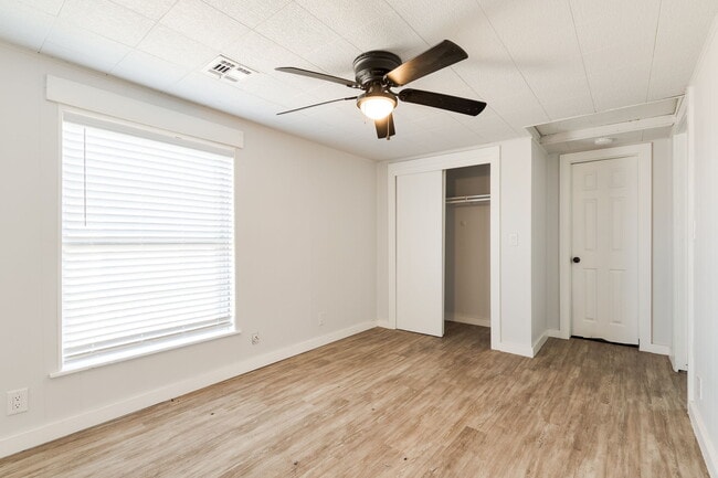 Building Photo - 314 W 36th St