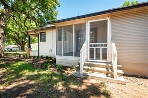 Building Photo - 307 S Crockett St