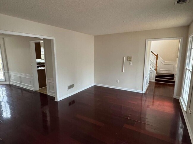 Building Photo - 875 Eagle Creek Dr NW