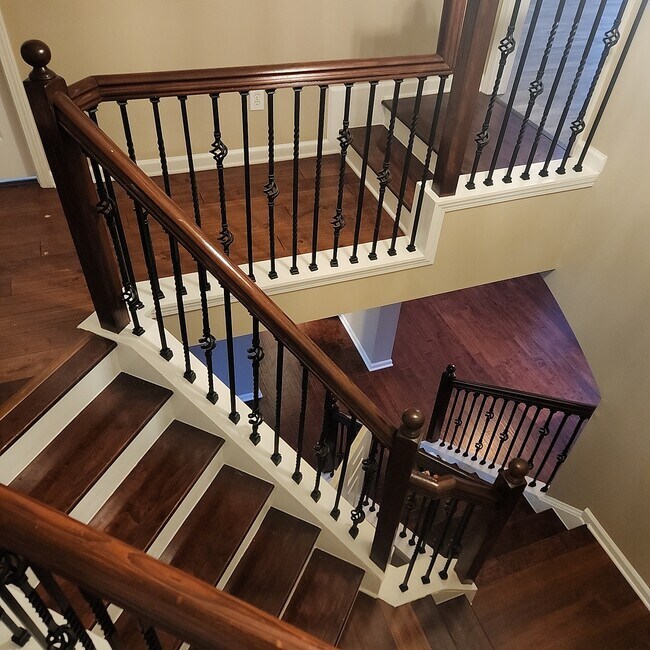 Building Photo - 807 Andora Way SW