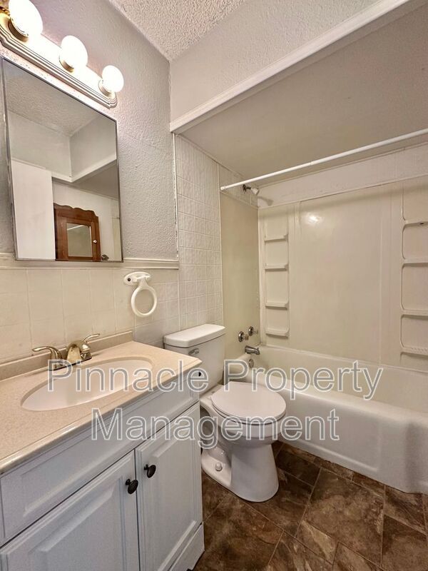 Building Photo - 310 S Van Buren St