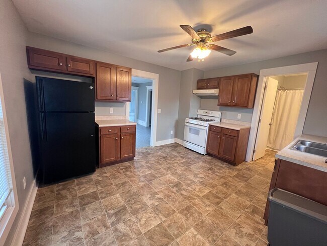 Building Photo - 75 Sheldon Blvd SE