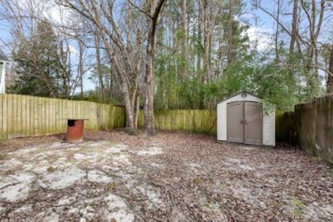 Building Photo - Welcome to your dream home in the desirable Aragona Village!