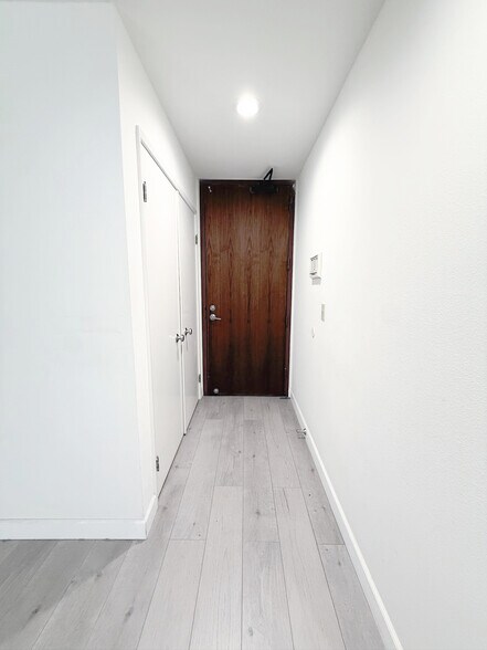 Building Photo - 222 S Central Ave