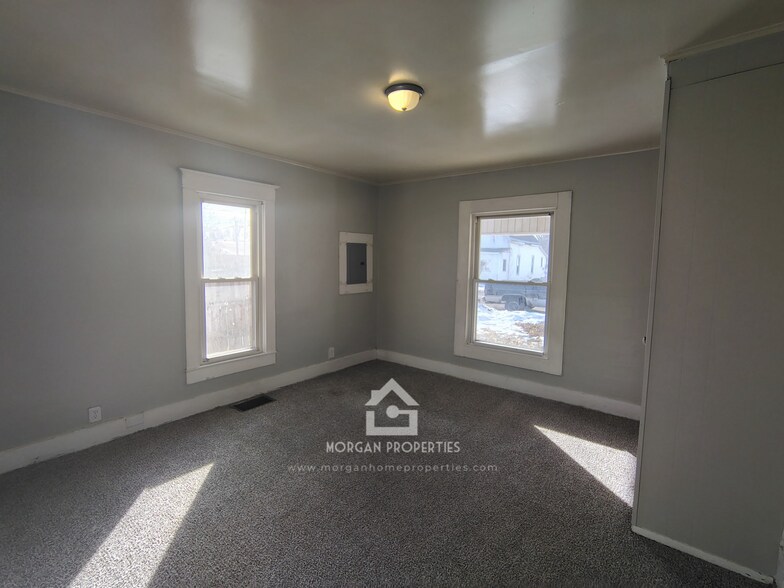 Building Photo - 116 W Vinyard St