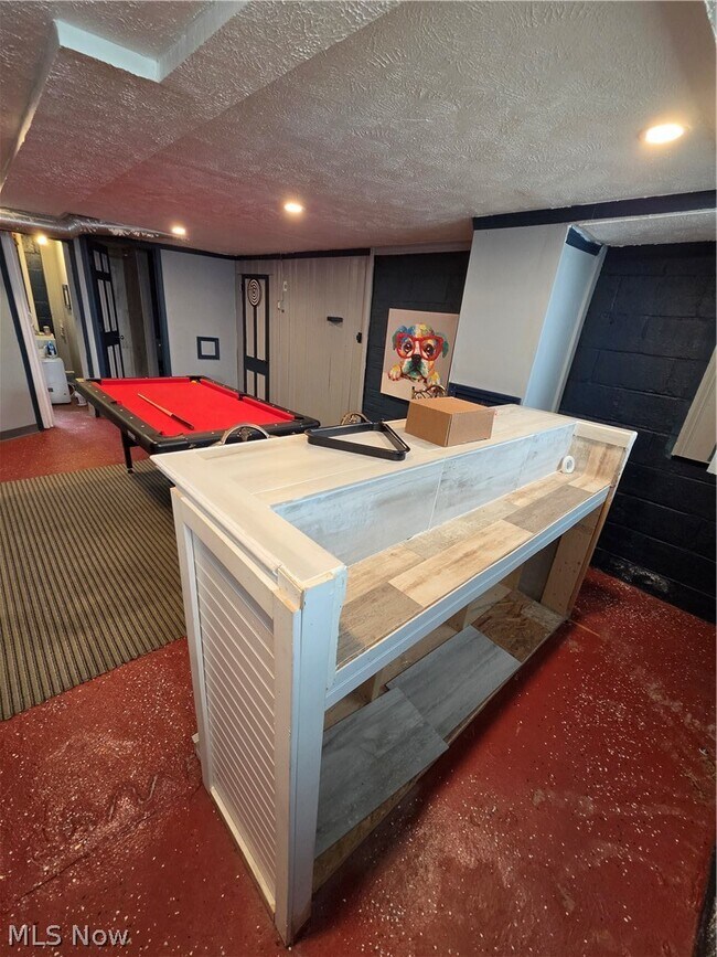 Building Photo - 1275 S Green Rd