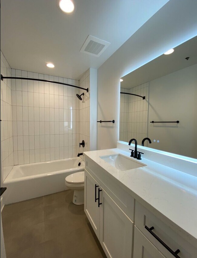 Interior Photo - Lofts At Abrams Fixtures