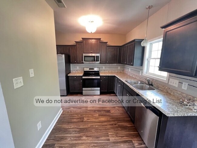 Building Photo - Eagles Ridge- Fishers Cove