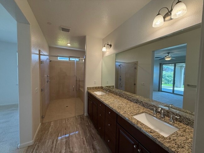 Building Photo - 7428 Bch Pne Wy