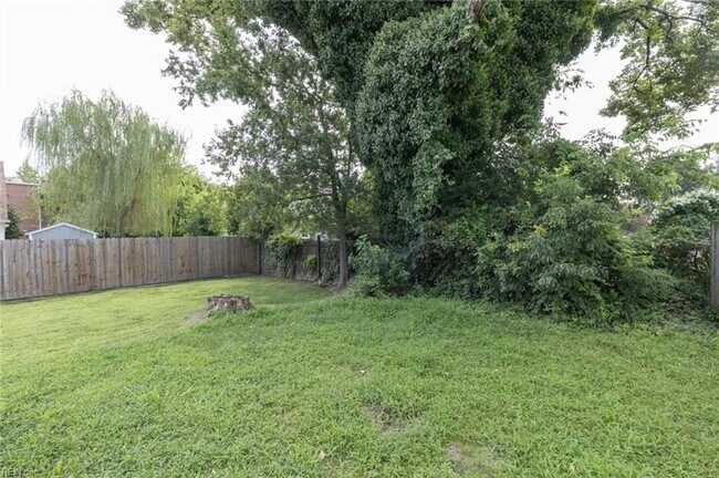 Building Photo - Beautifully remodeled single family home!
