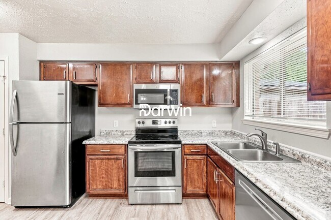 Building Photo - 6406 Summer Ridge Dr