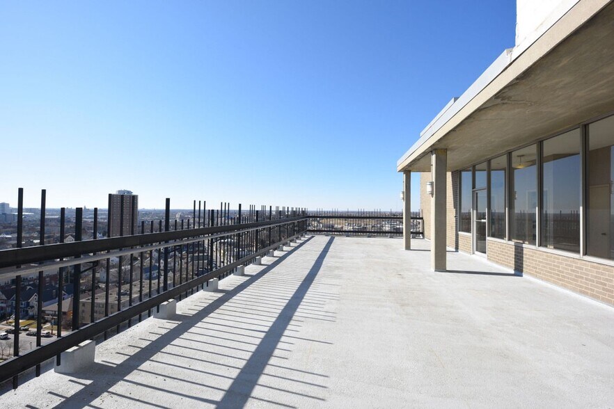 Building Photo - 1707 N Prospect Ave