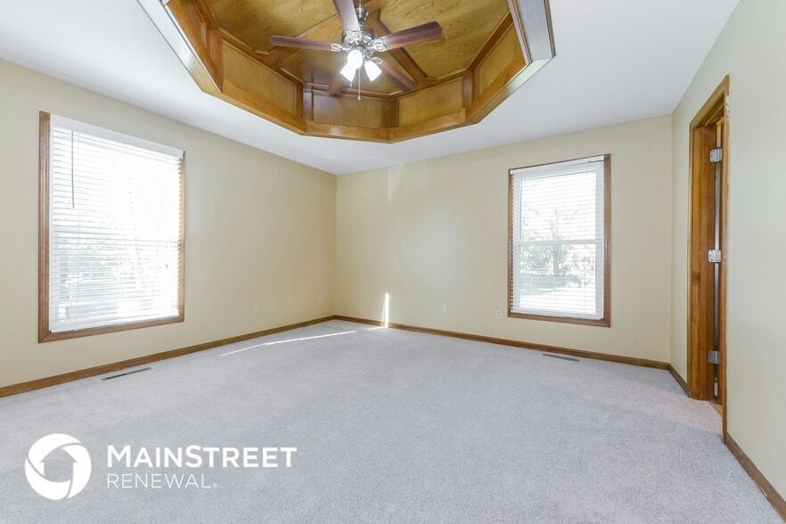 Building Photo - 4050 SW La Harve Dr