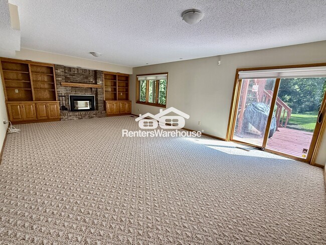 Building Photo - 10445 Fawns Way