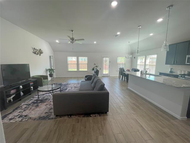 Building Photo - 1305 Porizek Pl