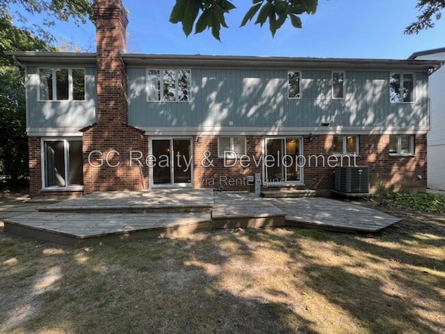 Building Photo - 3148 Cottonwood Ct