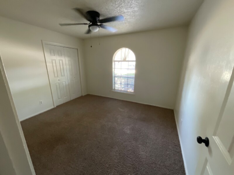 Building Photo - 5221 Kingston Dr