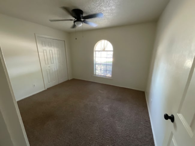 Building Photo - 5221 Kingston Dr