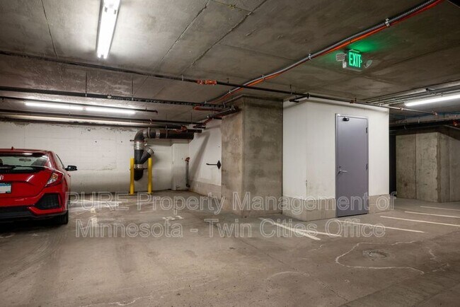 Building Photo - 700 N Washington Ave