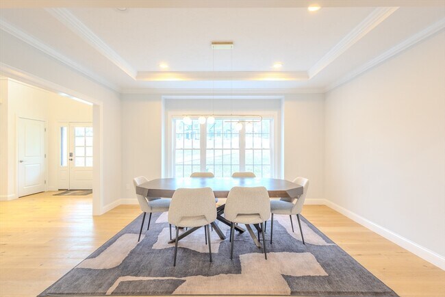 Building Photo - 18 Locust Hill Dr