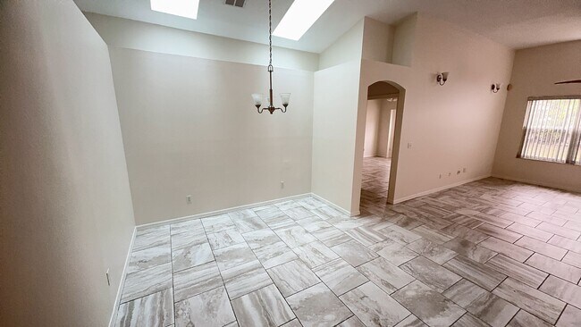 Building Photo - Come see this beautiful 3 bedroom, 2 bath, 2 car garage home for rent near Citrus Park Mall!