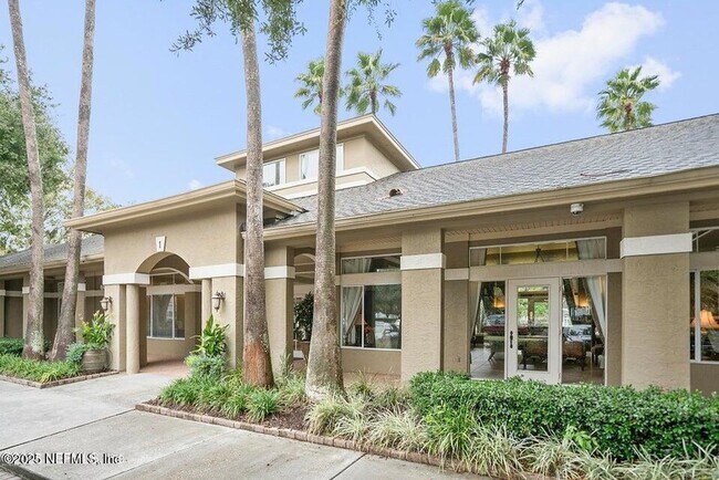 Building Photo - 7 Arbor Club Dr