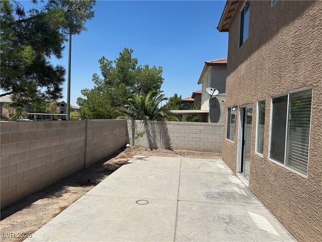 Building Photo - 10245 Missouri Meadows St