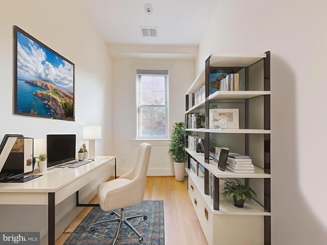 Building Photo - 1808 Riggs Pl NW