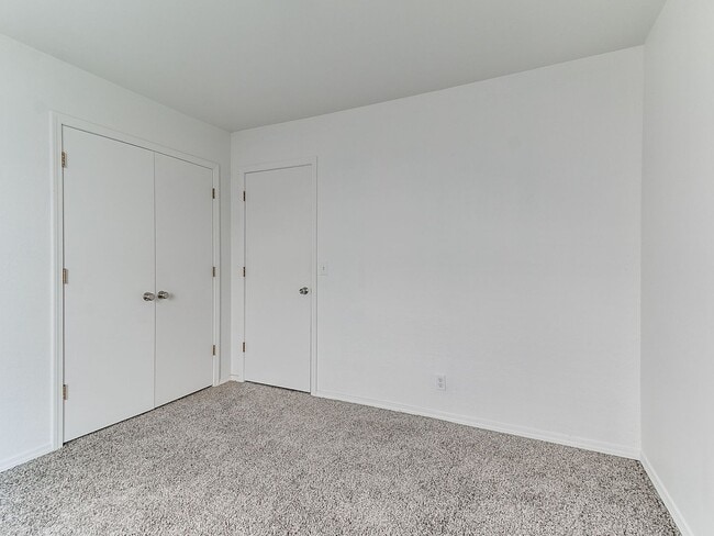 Building Photo - Beautiful 4 bedroom in South Tulsa and Union School District