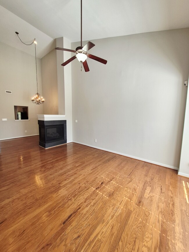 Building Photo - 1563 Providence Knoll Dr