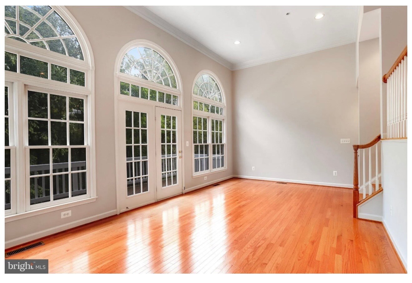 Building Photo - 213 Oak Knoll Ter