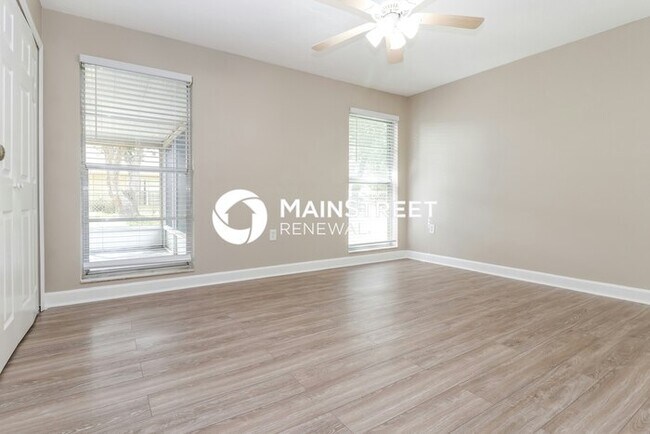 Building Photo - 3 Bedroom Pet-Friendly Home in New Port Richey, FL with Main Street Renewal
