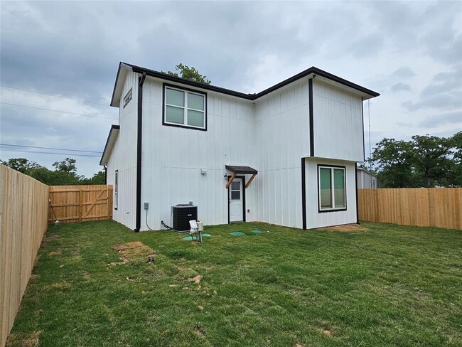 Building Photo - 173 Chickasaw