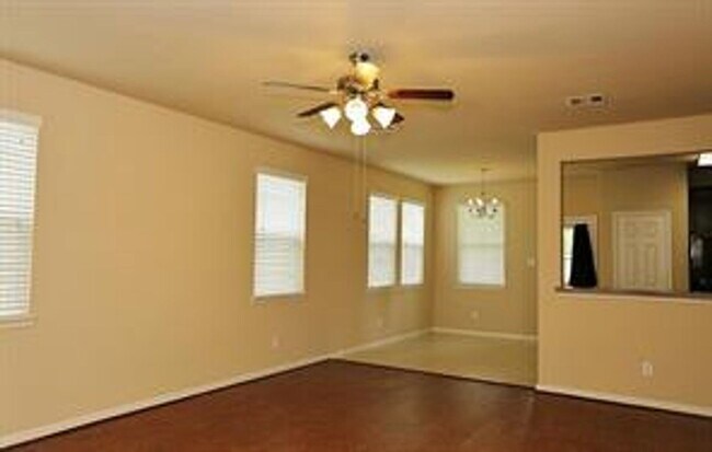 Building Photo - 10011 Cobbs Cove Ln