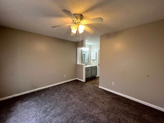 Building Photo - 6820 Winchester St