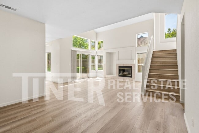 Building Photo - 6931 Romanzo Way