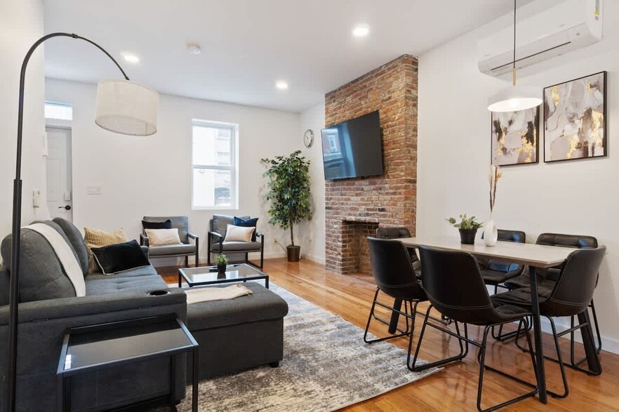 Livingroom - 1238 Butterfield Way