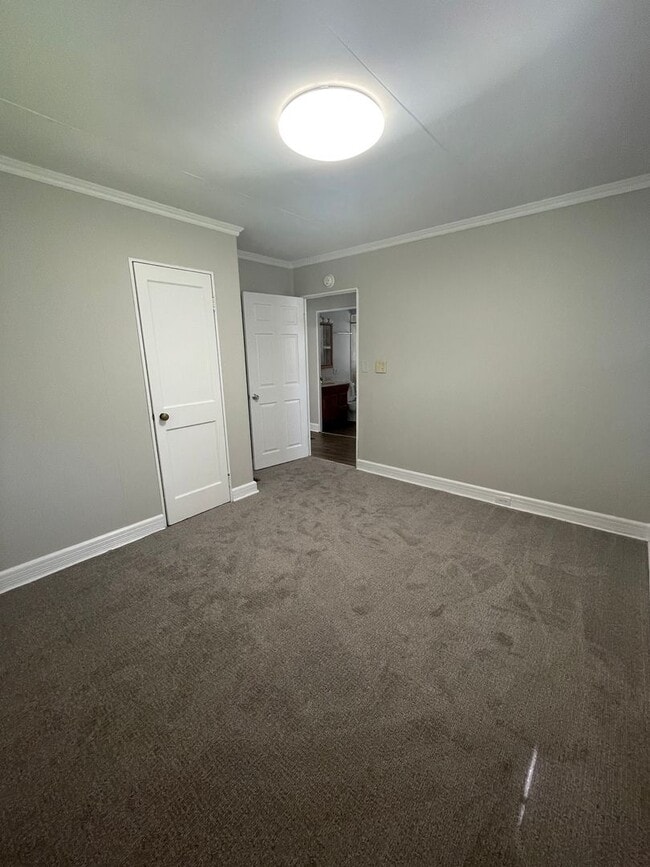 Building Photo - 3 Bedroom Single Family Home