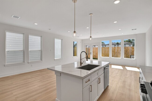 Building Photo - 3630 Amos St