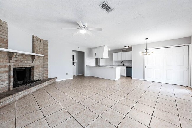 Building Photo - 17611 Poppy Trails Ln