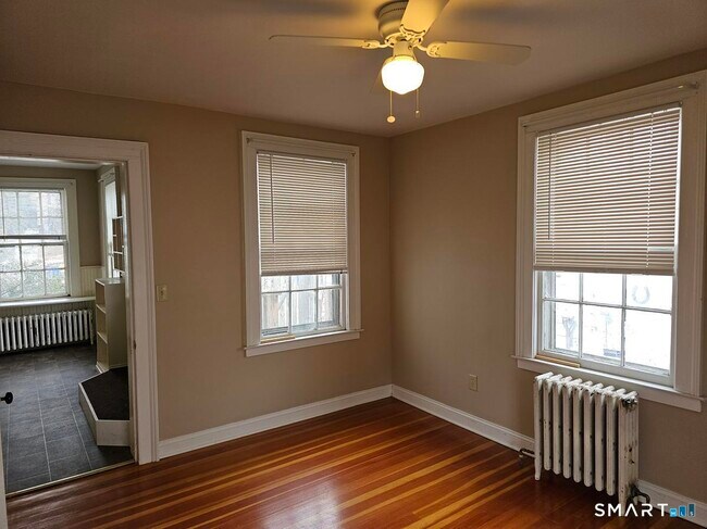 Building Photo - 19 Howard Ave