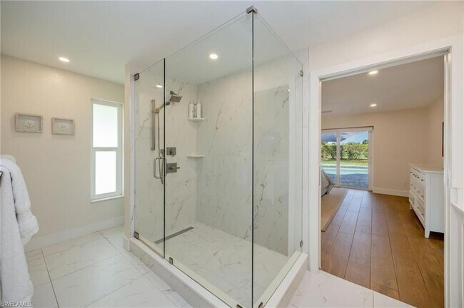 Building Photo - 409 Cypress Way E