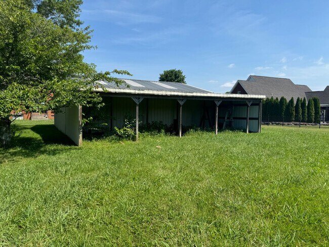 Building Photo - 2015 Franklin Rd