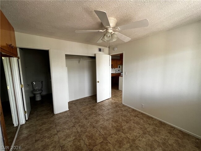 Building Photo - 3720 Royal Crest St