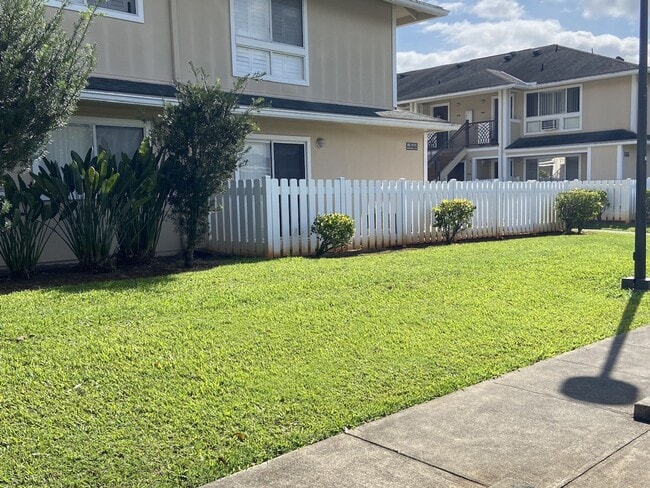 Primary Photo - Highly Desirable 3 bedroom Town house in H...