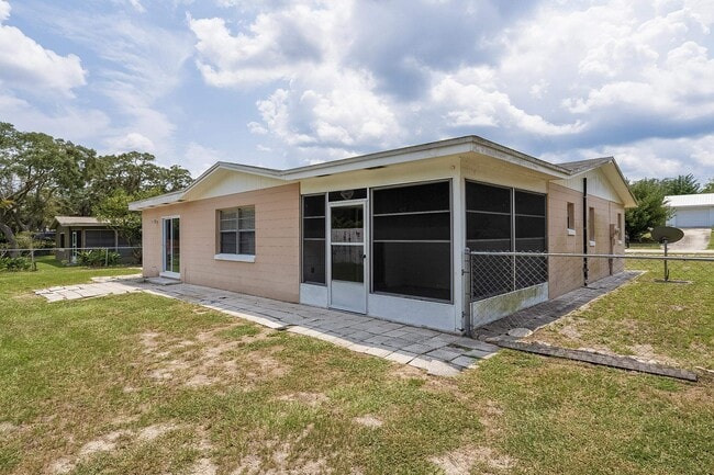 Building Photo - 1040 Dorado Dr