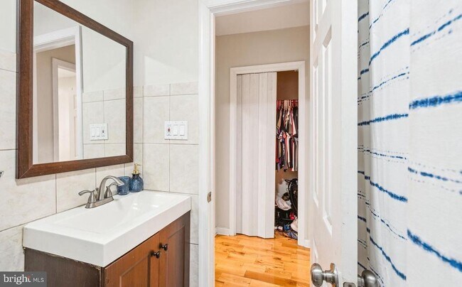 Building Photo - 1203 S 16th St