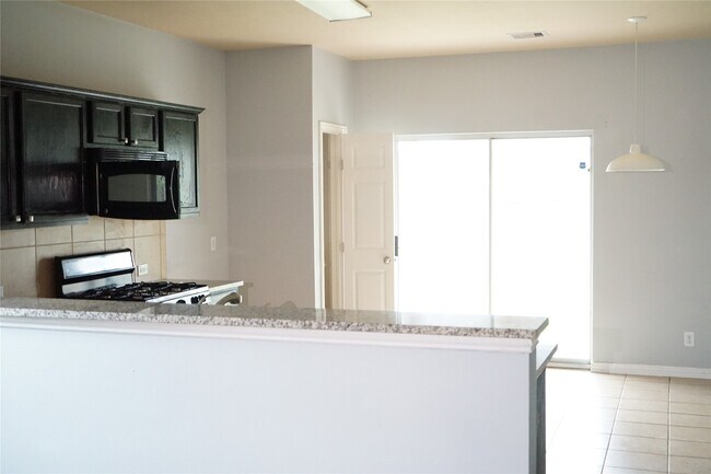 Building Photo - 10710 Barker View Dr