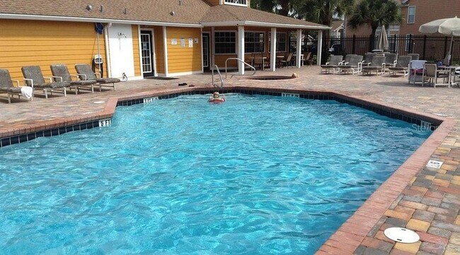 Building Photo - 2480 Sweetwater Club Cir