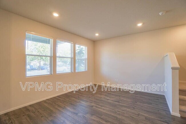 Building Photo - 2620 NE 117th Pl